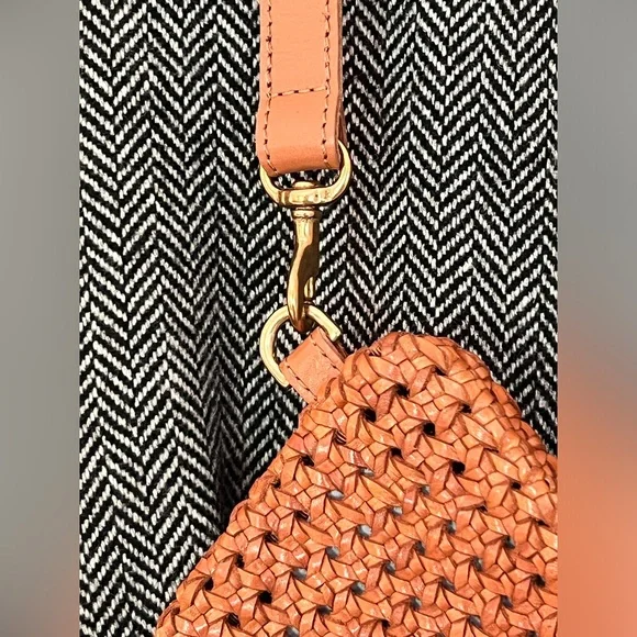 CLARE V | Grande Fanny - Picture 5 of 9